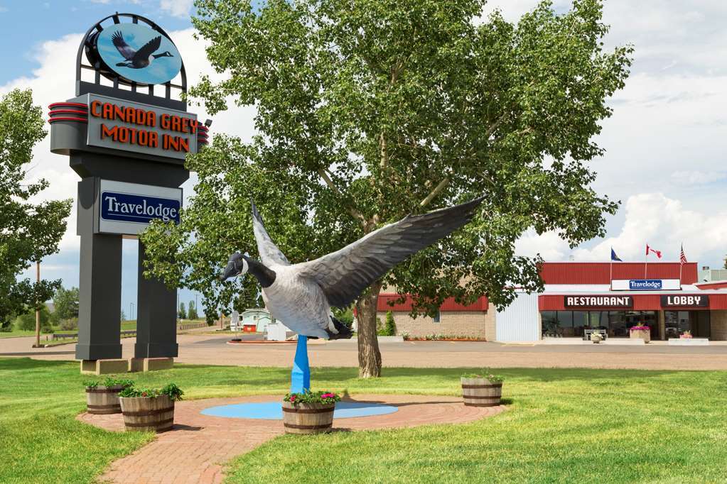 Travelodge Hanna Canada Grey Eksteriør bilde